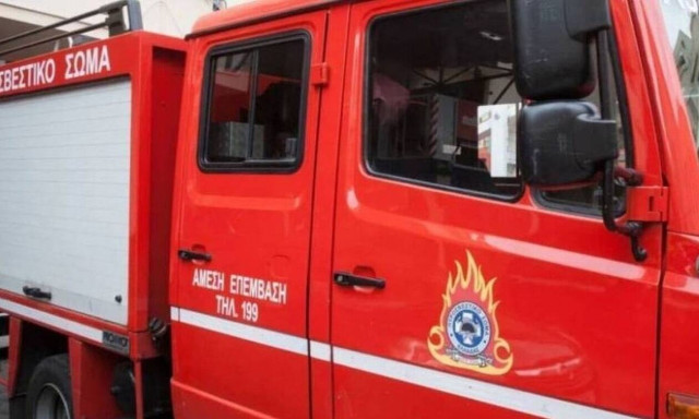 Θεσσαλονίκη: Τυλίχτηκε στις φλόγες βανάκι με εννέα επιβάτες