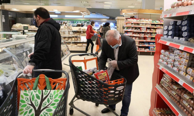 Rapid test σούπερ μάρκετ