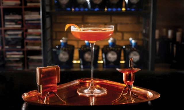 Τα μαντζούνια και τα βότανα που δημιουργούν τα πιο ιδιαίτερα ελληνικά cocktails