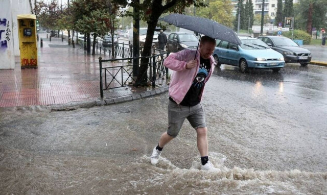 Καιρός: Ισχυρές καταιγίδες τις επόμενες ώρες - Δείτε χάρτες