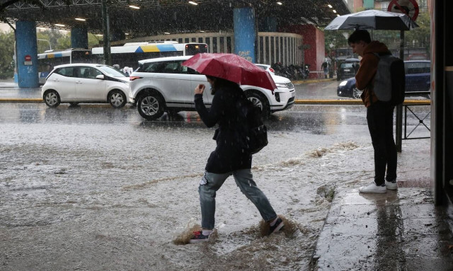 Καιρός – Μαρουσάκης: Διαδοχικά «κύματα» κακοκαιρίας μέχρι την Κυριακή – Τι έρχεται τις επόμενες ώρες