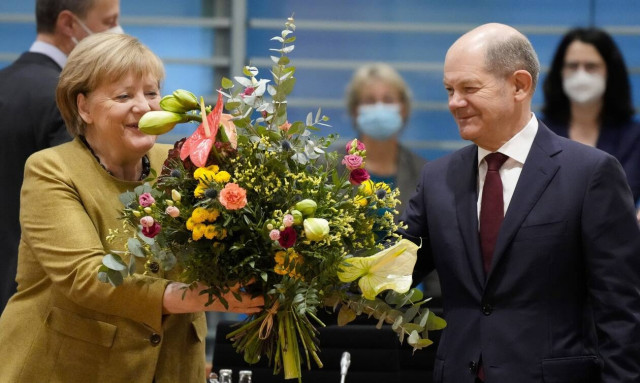 H Άνγκελα Μέρκελ φεύγει, ο Όλαφ Σολτς έρχεται