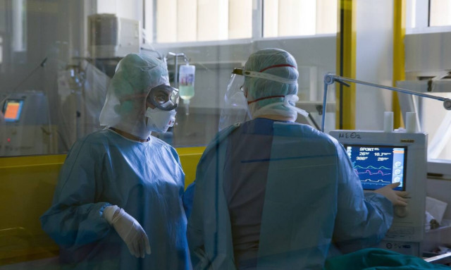 Καπραβέλος: Εκατόμβη νεκρών εάν δεν γίνει υποχρεωτικός ο εμβολιασμός