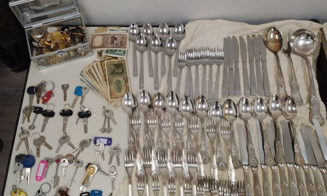 Παγκράτι: Αυτοί είναι οι διαρρήκτες που ρήμαζαν σπίτια - Είχαν κλέψει μέχρι και... μαχαιροπήρουνα!