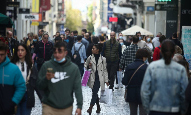 Παπαϊωάννου στο Newsbomb.gr: Προτεραιότητα στους εμβολιασμούς - Ύστατο μέτρο το lockdown
