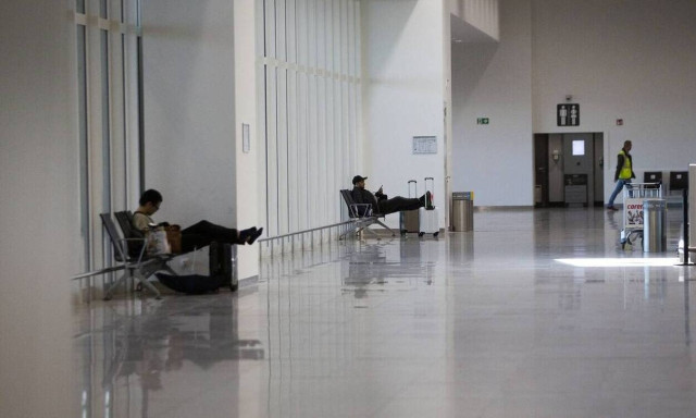 Greece restricts entry from southern African countries over new Covid-19 strain