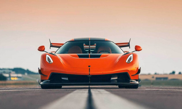 Ακούστε το Koenigsegg Jesko να ανεβάζει στροφές