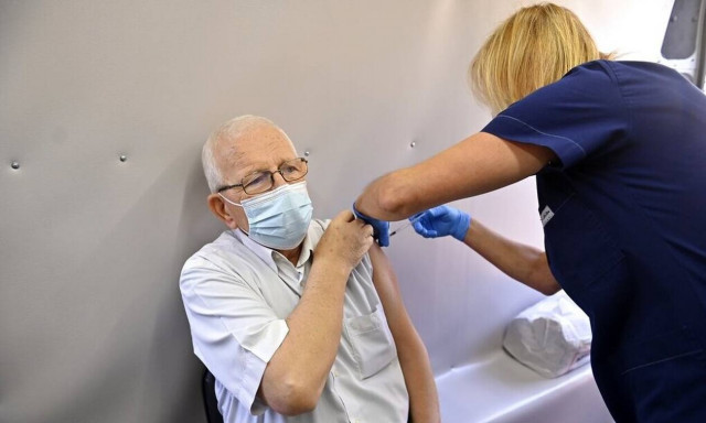 Έρευνα: Πόσοι άνθρωποι σώθηκαν στην Ελλάδα μετά την πρώτη & πόσοι μετά τη δεύτερη δόση του εμβολίου