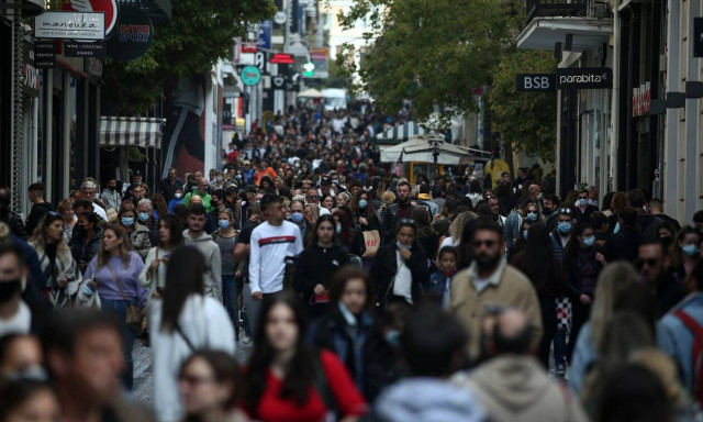 Κορονοϊός: «Γρίφος» το πώς θα κάνουμε Χριστούγεννα φέτος - Τις επόμενες ημέρες οι αποφάσεις