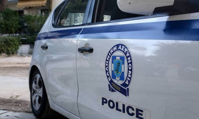 Συναγερμός στον Άλιμο: Βρέθηκε παιδάκι 1,5 έτους μόνο στον δρόμο