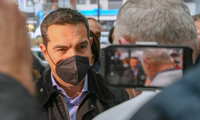 Tsipras accuses the government of using failed economic recipes