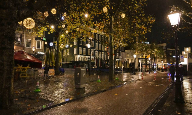 Θρίλερ στην Ολλανδία με πτήση από τη Νότια Αφρική: Δεκάδες επιβάτες θετικοί στον κορονοϊό