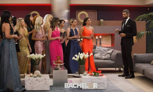 Bachelor: Ποια αποχώρησε στην τελετή των ρόδων - Κλάματα κι άκομψοι χαρακτηρισμοί