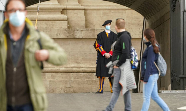 Κορονοϊός: Ψηφίζουν οι Ελβετοί για την εφαρμογή του υγειονομικού πάσου