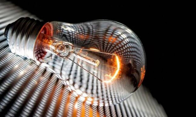 Επιδότηση ρεύματος: Οι δικαιούχοι και τα ποσά ανά μήνα (vid)