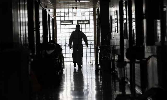 Βατόπουλος: «Επανάληψη της Δέλτα η μετάλλαξη Όμικρον - Έρχονται περισσότερα κρούσματα»