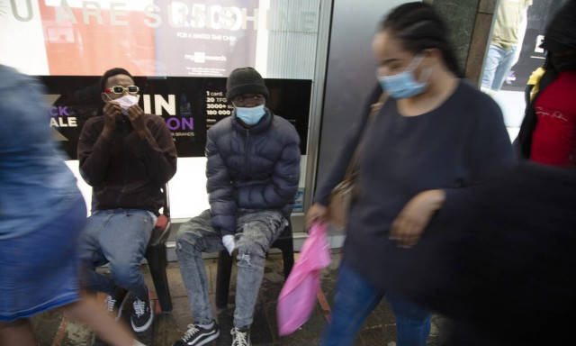 μετάλλαξη Όμικρον συμπτώματα 