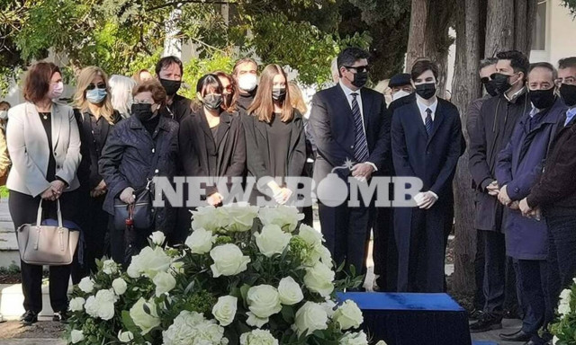 Συγκίνηση στο μνημόσυνο της Φώφης Γεννηματά (pics)