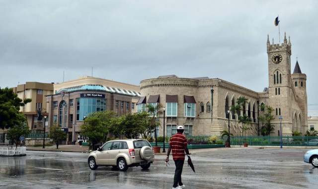 Το Μπαρμπέιντος «κάνει έξωση» στη βασίλισσα Ελισάβετ - Φόβοι για «ντόμινο» στη βρετανική μοναρχία