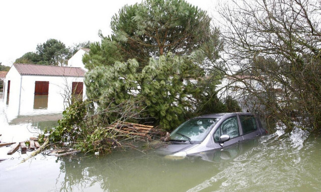 Γαλλία: 88χρονη πνίγηκε στο υπόγειο του σπιτιού της - Σε συναγερμό η χώρα λόγω της κακοκαιρίας