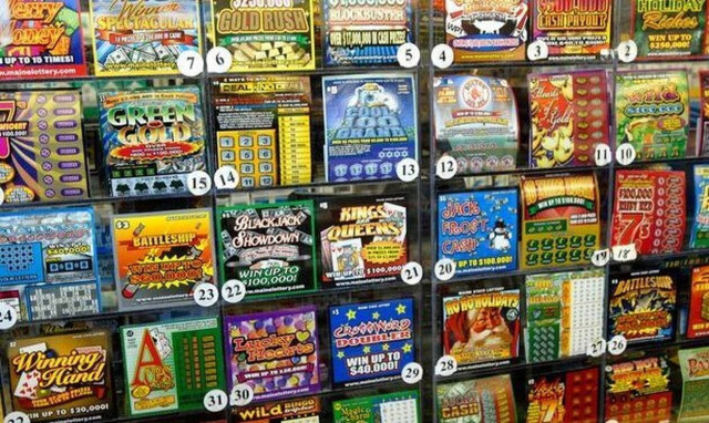 ΗΠΑ: Η τυχερότερη γυναίκα του κόσμου - Έχει κερδίσει 3 φορές το ξυστό, όλες στο ίδιο κατάστημα