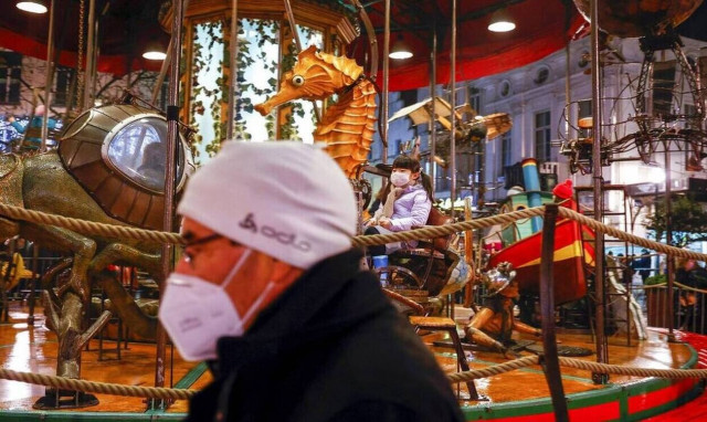 Κορονοϊός: Ισπανία και Σουηδία επιβεβαιώνουν τα πρώτα κρούσματα της μετάλλαξης «Όμικρον»