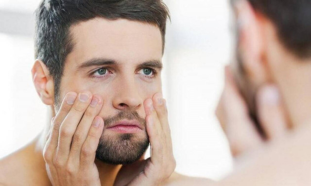 Το κόλπο για να σταματήσεις να έχεις σακούλες στα μάτια