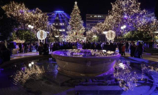 «Κωδικός ρεβεγιόν»: Χριστούγεννα και Πρωτοχρονιά με self test - Τι εξετάζει η κυβέρνηση