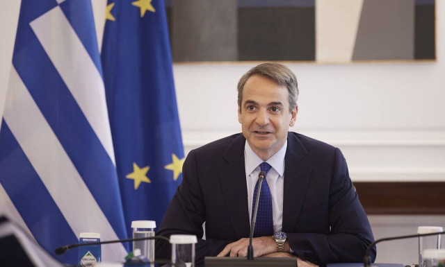 PM Mitsotakis chairs cabinet meeting; to announce health protection measures