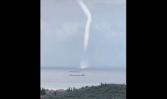 Ζάκυνθος: Υδροστρόβιλος εμφανίστηκε στον κόλπο των Αλυκών (video)