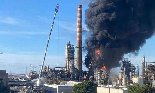 Ιταλία: Έκρηξη σε διυλιστήριο στην πόλη Λιβόρνο