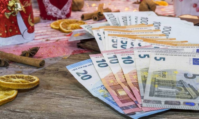 Ελάχιστο εγγυημένο εισόδημα: Διπλή η πρώτη πληρωμή τον Δεκέμβριο