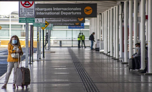 Μετάλλαξη Όμικρον: Η Χιλή ανέβαλε το άνοιγμα των συνόρων της