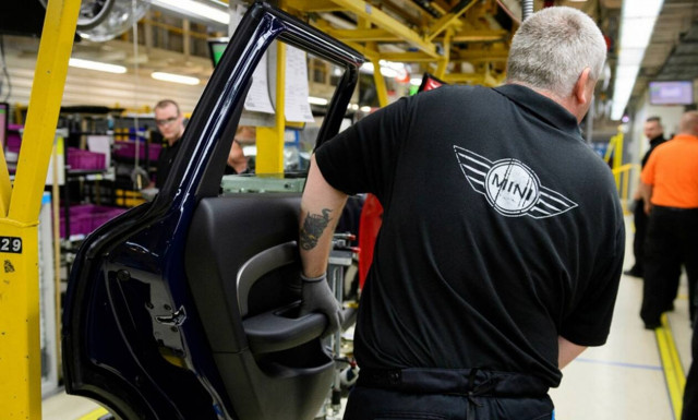 H παραγωγή αυτοκινήτων στην Αγγλία έπεσε στα επίπεδα του 1956