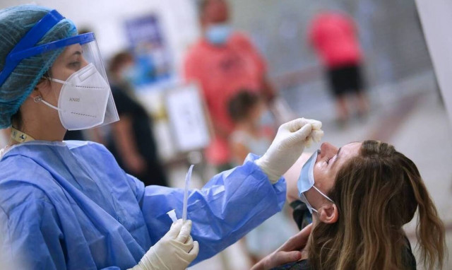 Κορονοϊός - Η κατανομή των 7.486 νέων μολύνσεων: 2.200 στην Αττική - 1.162 στη Θεσσαλονίκη