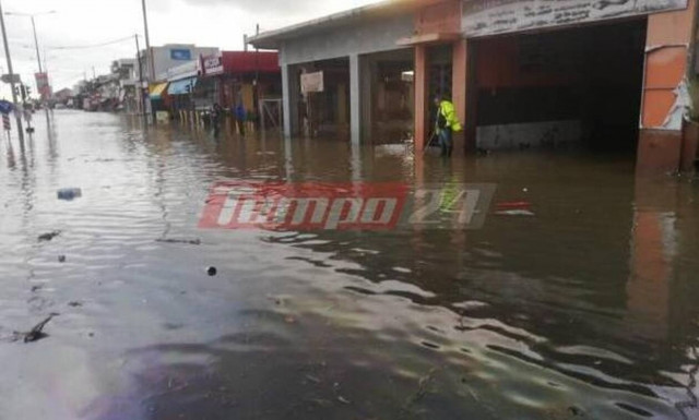 Κακοκαιρία: Η Πάτρα έγινε «Βενετία» - Η θάλασσα βγήκε στη στεριά, μεγάλες οι καταστροφές