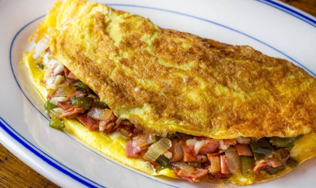 Αυτή είναι το μυστικό για να φτιάχνεις πάντα την πιο νόστιμη ομελέτα