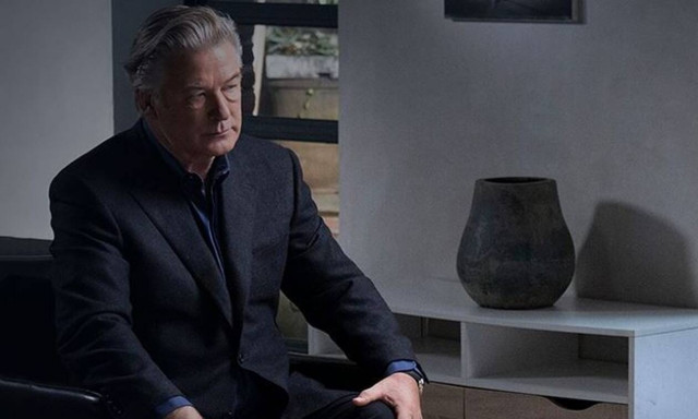 Άλεκ Μπάλντουιν: «Συντετριμμένος» στην πρώτη συνέντευξη μετά την τραγωδία στα γυρίσματα του «Rust»