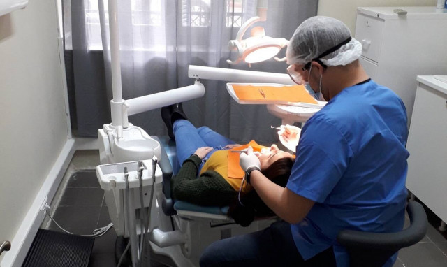 HIV λοίμωξη: Οι οδοντίατροι συμβάλλουν στην έγκαιρη διάγνωση του AIDS