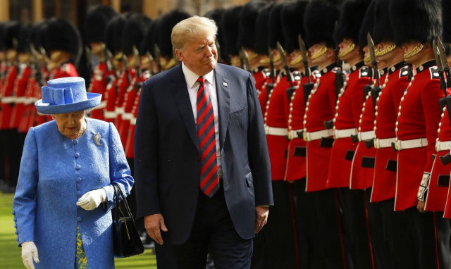 Nτόναλντ Τραμπ: Συνέντευξη-ποταμός - Τι λέει για το «σίριαλ» με τη βασίλισσα  και τη Μέγκαν Μάρκλ