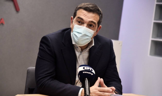 Τσίπρας: Με το πρόστιμο των 100 ευρώ οι εύποροι εξαγοράζουν την άρνηση στον εμβολιασμό