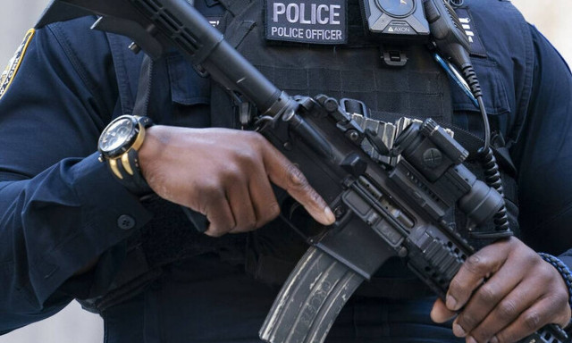 ΗΠΑ: Αστυνομικός σκοτώνει με 9 σφαίρες στην πλάτη πολίτη σε αναπηρικό αμαξίδιο (vid)