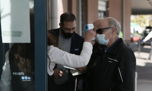 Greece confirms 6,260 new coronavirus infections on Thursday, 89 deaths; 704 on ventilators
