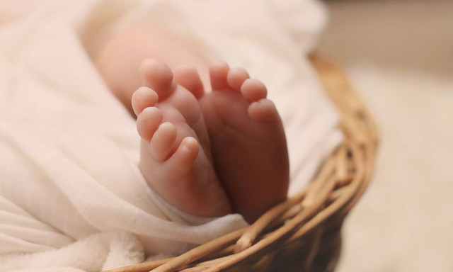 Ρεπορτάζ Newsbomb.gr για εγκαταλελειμμένα βρέφη: Από τη φρίκη σε μια ζεστή αγκαλιά