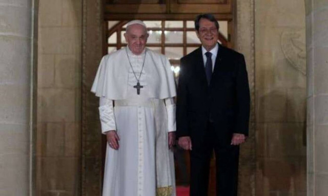 Με αναφορές στην τουρκική προκλητικότητα υποδέχθηκε τον Πάπα ο Αναστασιάδης (vid)