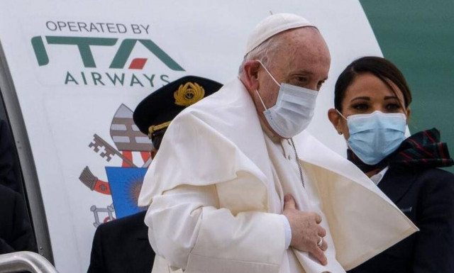 Ιστορική επίσκεψη: Στην Κύπρο έφθασε ο Πάπας Φραγκίσκος (vid)