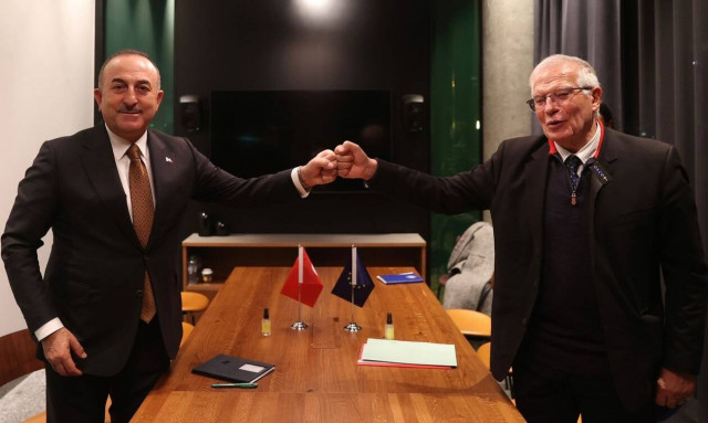 Συνάντηση Μπορέλ - Τσαβούσογλου στο περιθώριο του Υπουργικού Συμβουλίου του ΟΑΣΕ