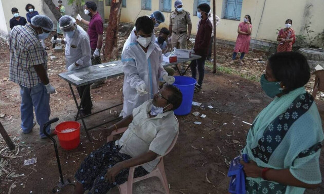 Ινδία - Κορονοϊός: Οι αρχές ανακοινώνουν τα δύο πρώτα κρούσματα της παραλλαγής Όμικρον