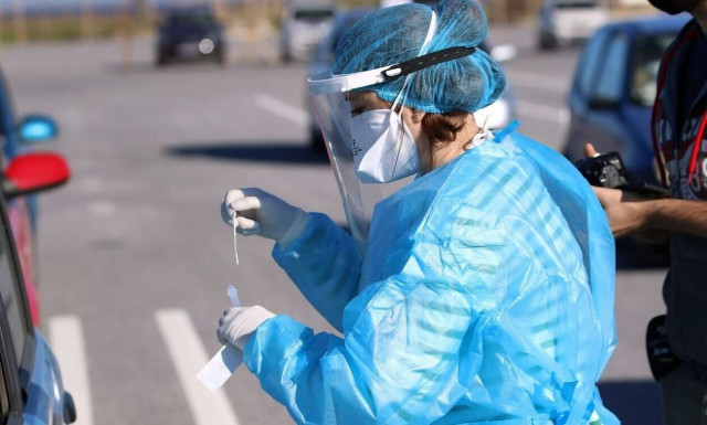 Μετάλλαξη Όμικρον: Έλληνας από τη Νότια Αφρική το πρώτο κρούσμα – Εντοπίστηκε στην Κρήτη