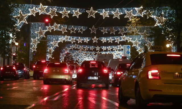 Η τρίτη δόση έρχεται νωρίτερα από τους έξι μήνες – Τα μέτρα για «ασφαλή Χριστούγεννα»